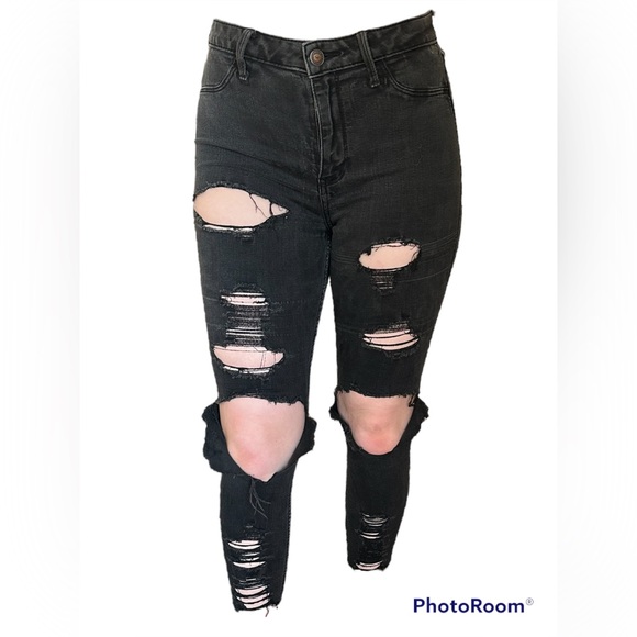COPY - Hollister High-Waisted Black Curvy Black Jeggings, Cropped and Distressed - Picture 2 of 4